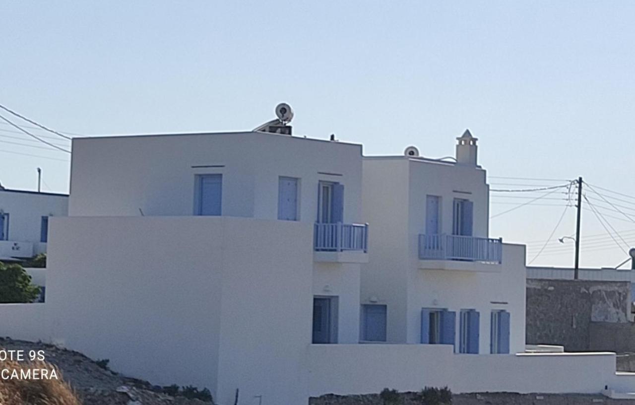 Stilvi Milos Plaka  Luaran gambar