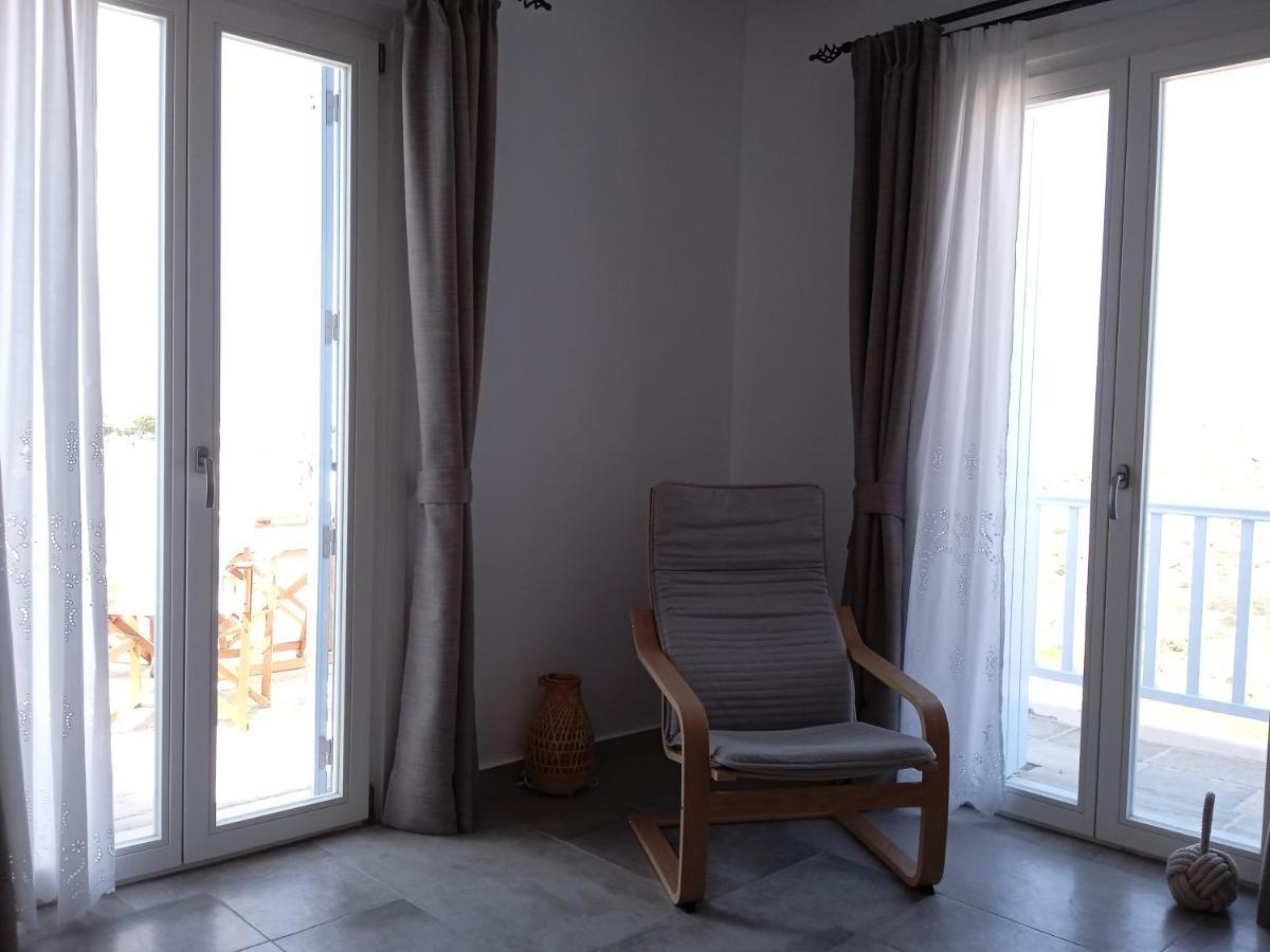 Stilvi Milos Plaka  Luaran gambar